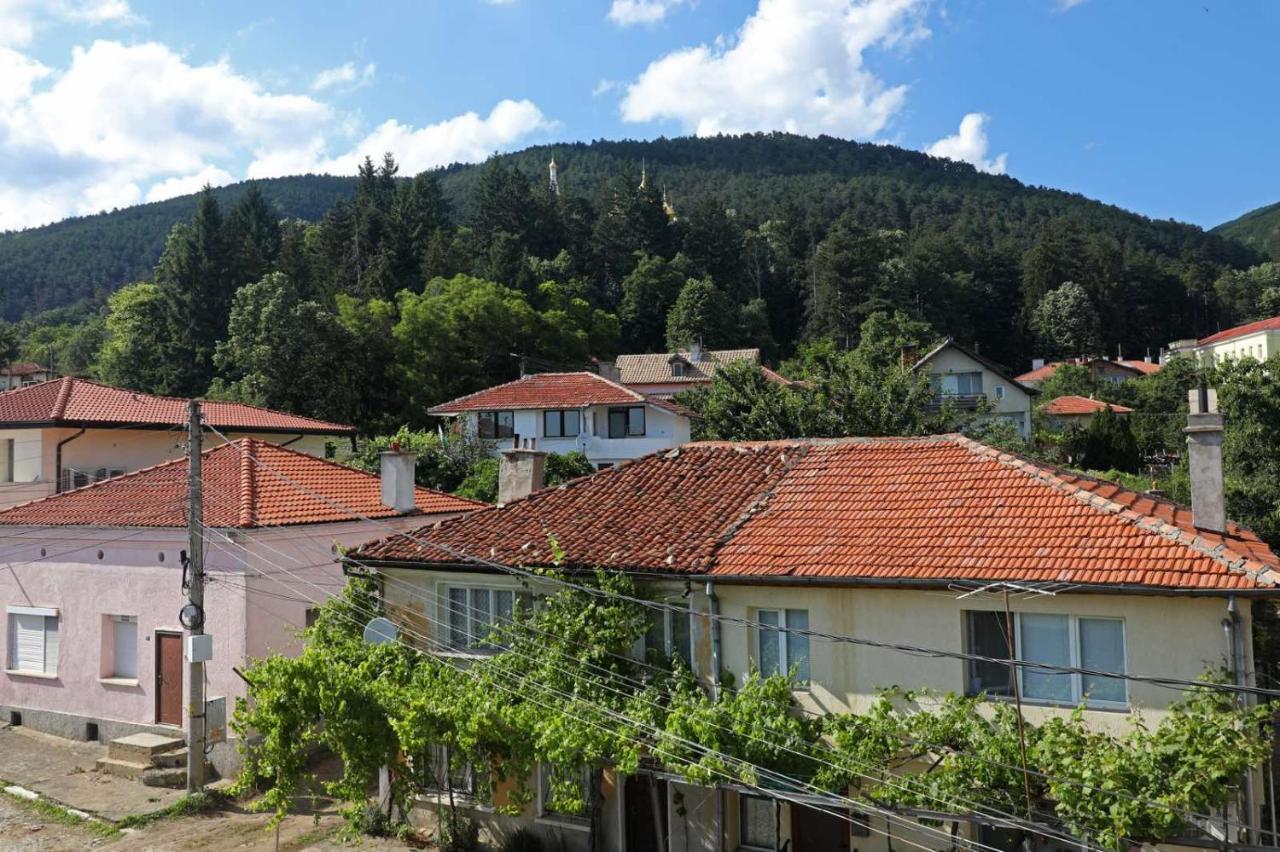 Hotel Опълченец Šipka Exteriér fotografie
